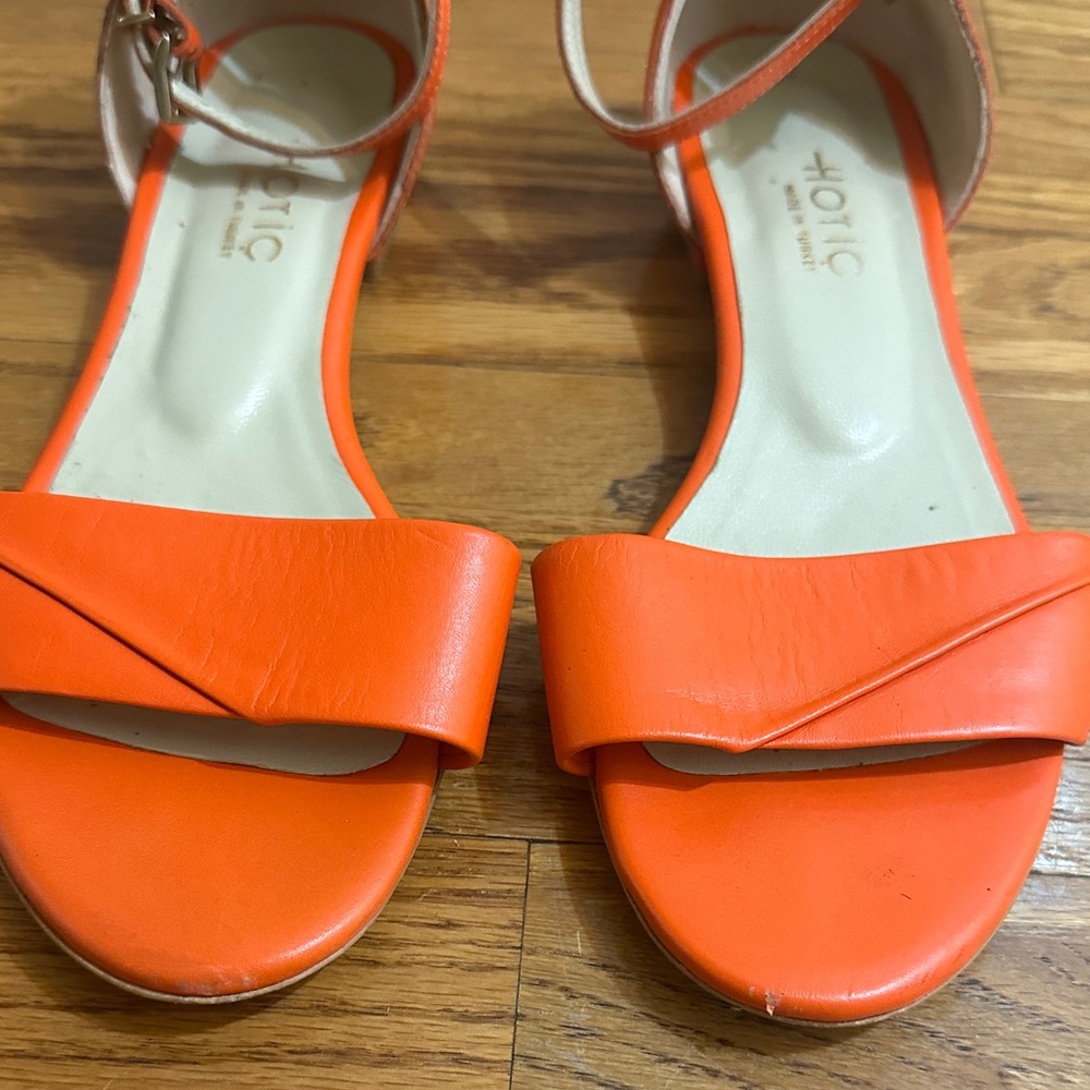 Hotiç Chic Vibrant Orange Sandals - Picture 4 of 9